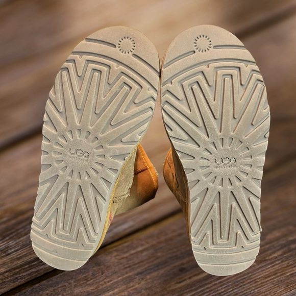 UGG Classic Short Rustic Leather Weave Limited Edition 2017-  Size 7 Rare New - Picture 9 of 10